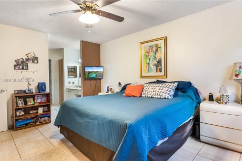 Купить кондоминиум в Пемброк-Пайнс, Флорида 2 спальни, 102.19м2, № 2002761 - фото 21