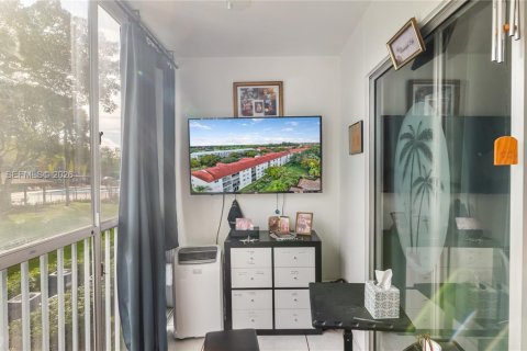 Купить кондоминиум в Пемброк-Пайнс, Флорида 2 спальни, 102.19м2, № 2002761 - фото 27