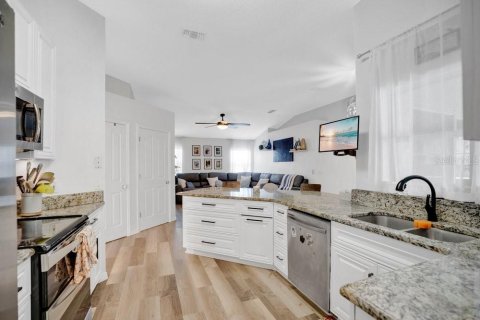 Villa ou maison à vendre à Sanford, Floride: 4 chambres, 206.52 m2 № 2117702 - photo 9