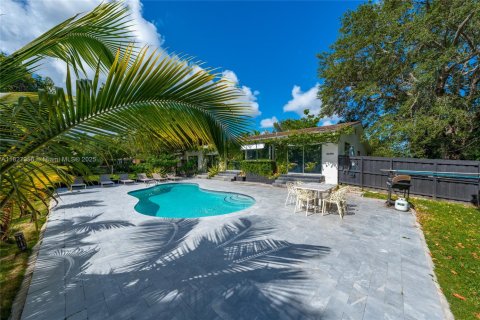 House in Miami, Florida 5 bedrooms, 197.14 sq.m. № 1802473 - photo 25