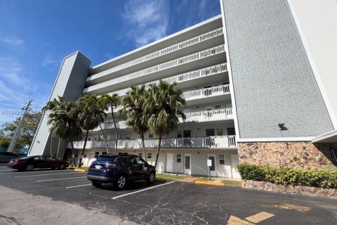 Condo à Hallandale Beach, Floride, 2 chambres № 2077880
