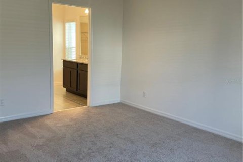 House in Davenport, Florida 4 bedrooms, 218.32 sq.m. № 2149435 - photo 11