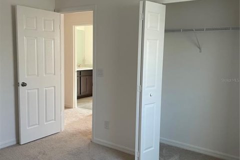 House in Davenport, Florida 4 bedrooms, 218.32 sq.m. № 2149435 - photo 28