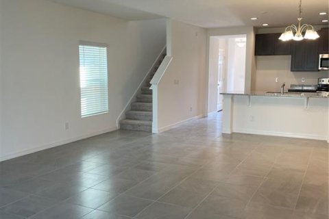 House in Davenport, Florida 4 bedrooms, 218.32 sq.m. № 2149435 - photo 4