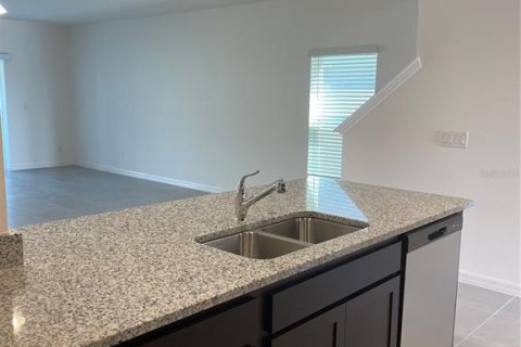 House in Davenport, Florida 4 bedrooms, 218.32 sq.m. № 2149435 - photo 9