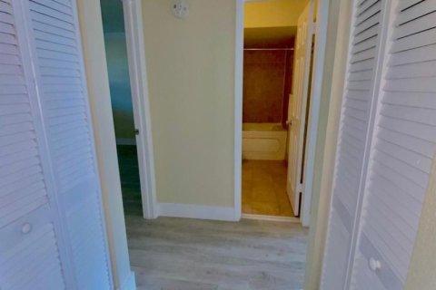 Condo in Davie, Florida, 2 bedrooms  № 1177215 - photo 1