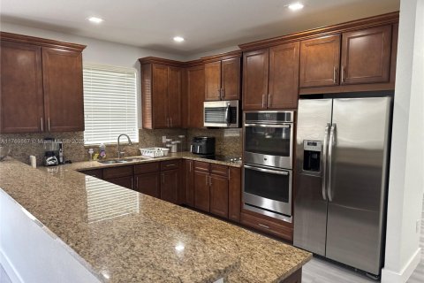 Купить виллу или дом в Дорал, Флорида 4 спальни, 248.42м2, № 1957648 - фото 17