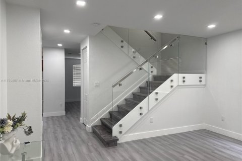 Купить виллу или дом в Дорал, Флорида 4 спальни, 248.42м2, № 1957648 - фото 9