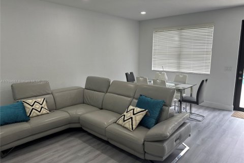 Купить виллу или дом в Дорал, Флорида 4 спальни, 248.42м2, № 1957648 - фото 16