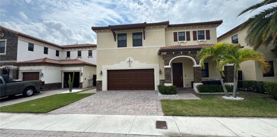 Дом в Дорал, Флорида 4 спальни, 248.42м2 № 1957648