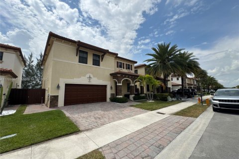 Купить виллу или дом в Дорал, Флорида 4 спальни, 248.42м2, № 1957648 - фото 2