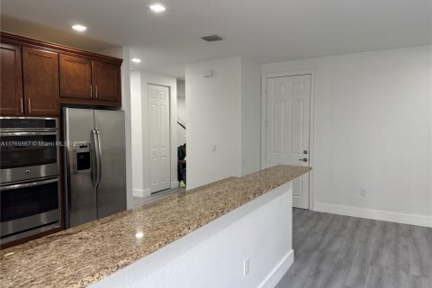 Купить виллу или дом в Дорал, Флорида 4 спальни, 248.42м2, № 1957648 - фото 20