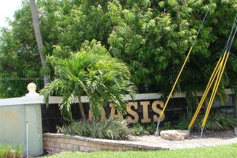 House in Pompano Beach, Florida 3 bedrooms, 229.47 sq.m. № 1892043 - photo 5
