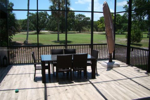 House in Pompano Beach, Florida 3 bedrooms, 229.47 sq.m. № 1892043 - photo 27