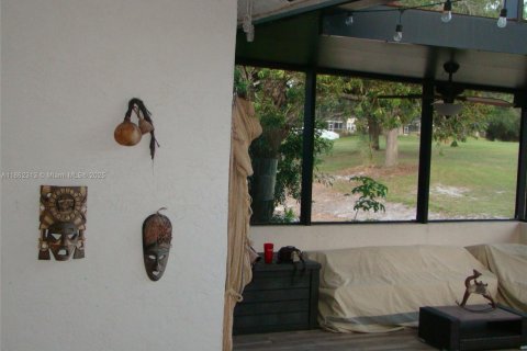 House in Pompano Beach, Florida 3 bedrooms, 229.47 sq.m. № 1892043 - photo 29