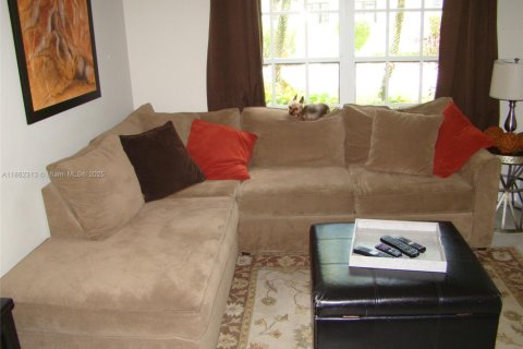House in Pompano Beach, Florida 3 bedrooms, 229.47 sq.m. № 1892043 - photo 21