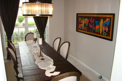 House in Pompano Beach, Florida 3 bedrooms, 229.47 sq.m. № 1892043 - photo 10
