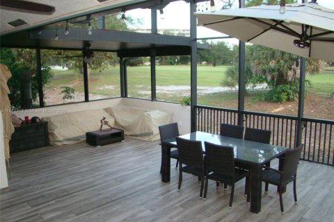 House in Pompano Beach, Florida 3 bedrooms, 229.47 sq.m. № 1892043 - photo 26