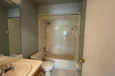 Condo in Sanford, Florida, 2 bedrooms № 2197517 - photo 10