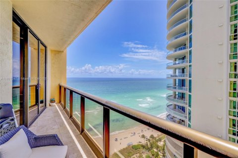 Condo in Sunny Isles Beach, Florida, 2 bedrooms  № 1864066 - photo 14