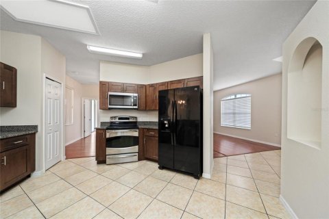 House in Kissimmee, Florida 3 bedrooms, 174.28 sq.m. № 2380661 - photo 11