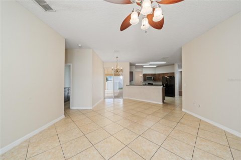 House in Kissimmee, Florida 3 bedrooms, 174.28 sq.m. № 2380661 - photo 9