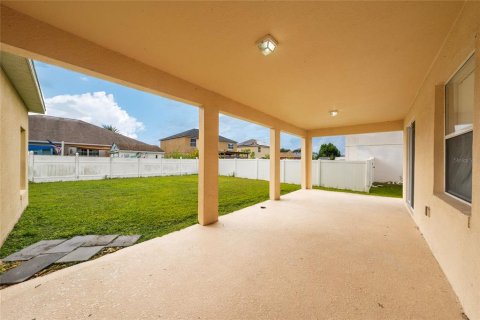 House in Kissimmee, Florida 3 bedrooms, 174.28 sq.m. № 2380661 - photo 22