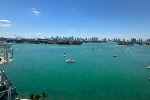 Copropriété à louer à Miami Beach, Floride: 44.31 m2 № 1862624 - photo 2