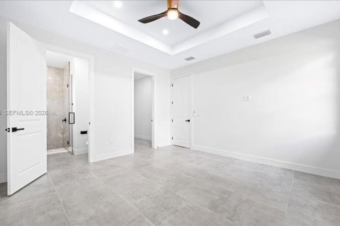 Casa en venta en Cape Coral, Florida, 3 dormitorios № 2000531 - foto 12