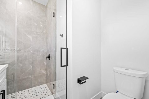 Casa en venta en Cape Coral, Florida, 3 dormitorios № 2000531 - foto 16