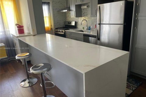 Condominio en alquiler en Miami Gardens, Florida, 1 dormitorio, 66.05 m2 № 1933512 - foto 3