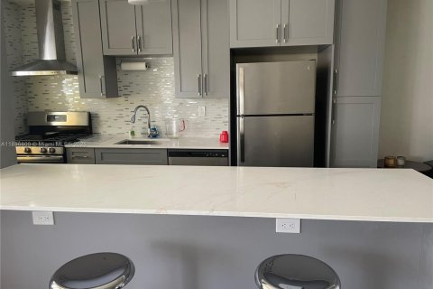 Condominio en alquiler en Miami Gardens, Florida, 1 dormitorio, 66.05 m2 № 1933512 - foto 4