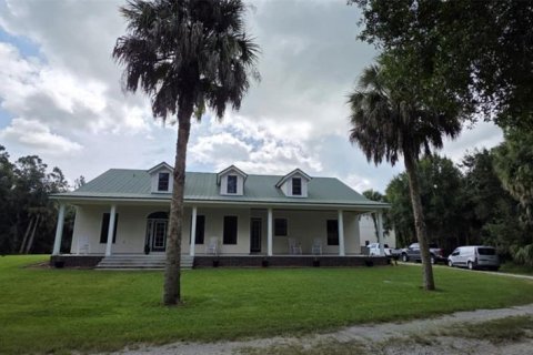 Casa en venta en Indiantown, Florida, 4 dormitorios, 258.18 m2 № 1869583 - foto 1