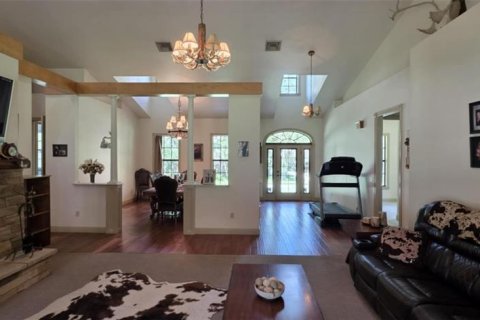 Casa en venta en Indiantown, Florida, 4 dormitorios, 258.18 m2 № 1869583 - foto 5