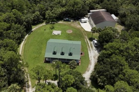Casa en venta en Indiantown, Florida, 4 dormitorios, 258.18 m2 № 1869583 - foto 3