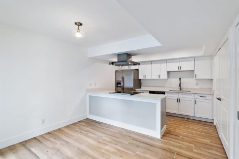 Apartment in North Palm Beach, Florida 3 bedrooms, 957.26 sq.m. № 2400025