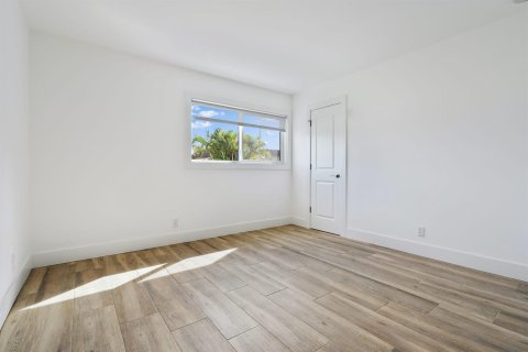 Apartment in North Palm Beach, Florida 3 bedrooms, 957.26 sq.m. № 2400025 - photo 6