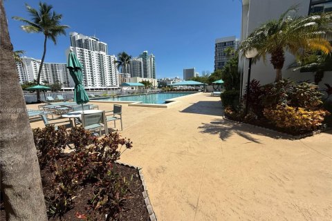Купить кондоминиум в Халландейл-Бич, Флорида 1 спальня, 85.01м2, № 1960568 - фото 23