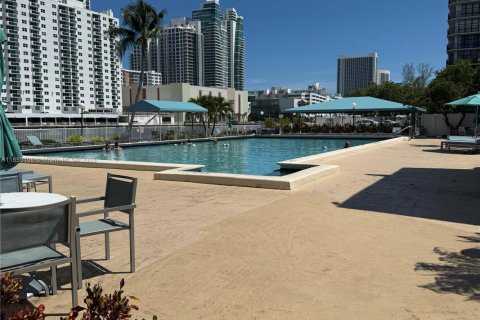 Купить кондоминиум в Халландейл-Бич, Флорида 1 спальня, 85.01м2, № 1960568 - фото 19