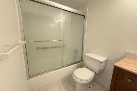 Купить кондоминиум в Халландейл-Бич, Флорида 1 спальня, 85.01м2, № 1960568 - фото 13