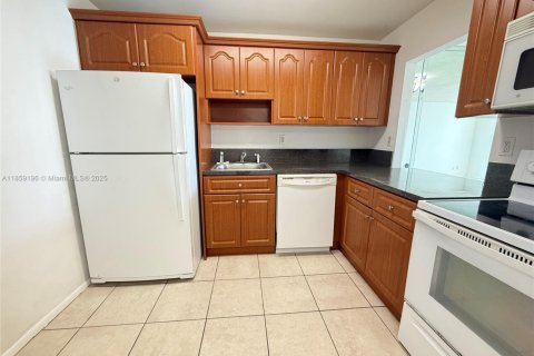 Купить кондоминиум в Халландейл-Бич, Флорида 1 спальня, 85.01м2, № 1960568 - фото 7