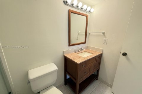 Купить кондоминиум в Халландейл-Бич, Флорида 1 спальня, 85.01м2, № 1960568 - фото 12