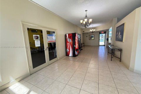 Купить кондоминиум в Халландейл-Бич, Флорида 1 спальня, 85.01м2, № 1960568 - фото 25