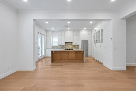 Villa ou maison à vendre à Orlando, Floride: 4 chambres, 248.61 m2 № 2316648 - photo 13