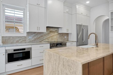 Villa ou maison à vendre à Orlando, Floride: 4 chambres, 248.61 m2 № 2316648 - photo 12