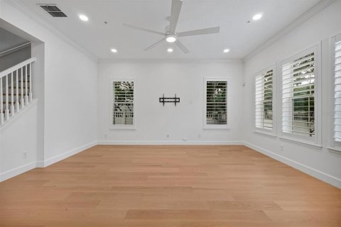 Villa ou maison à vendre à Orlando, Floride: 4 chambres, 248.61 m2 № 2316648 - photo 16