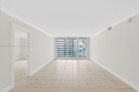 Condo in Miami Beach, Florida, 2 bedrooms  № 1594104 - photo 5