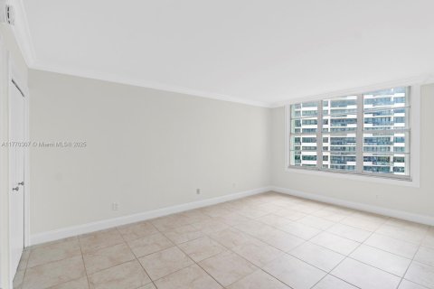 Condo in Miami Beach, Florida, 2 bedrooms  № 1594104 - photo 20
