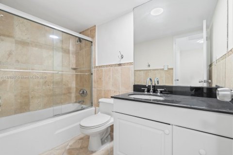 Condo in Miami Beach, Florida, 2 bedrooms  № 1594104 - photo 27