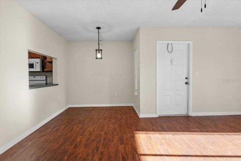 Condo in Tarpon Springs, Florida, 2 bedrooms  № 1443037 - photo 17